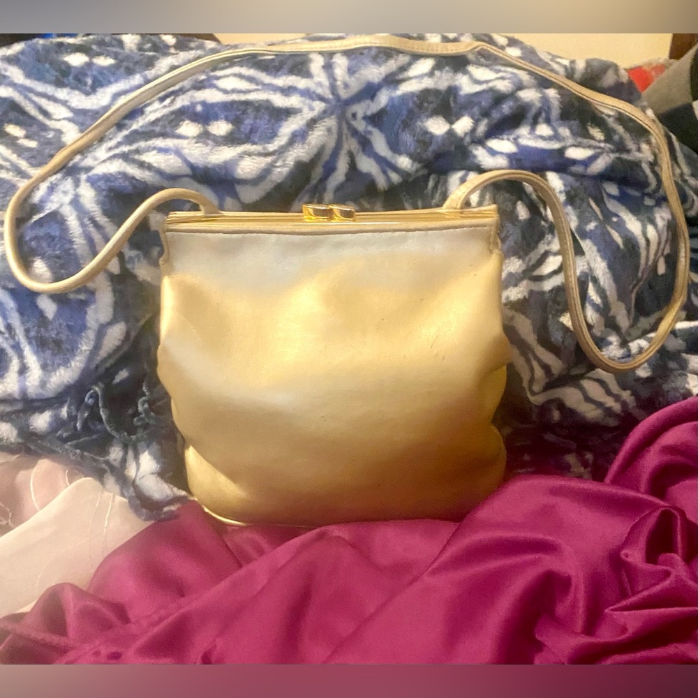 Giani Bernini Subtle Gold Pearl White Purse